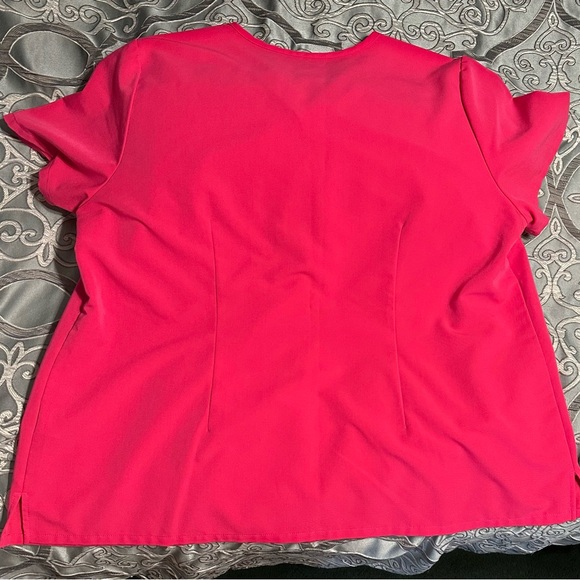 Figs 3X Shocking Pink Catarina top - Picture 2 of 5